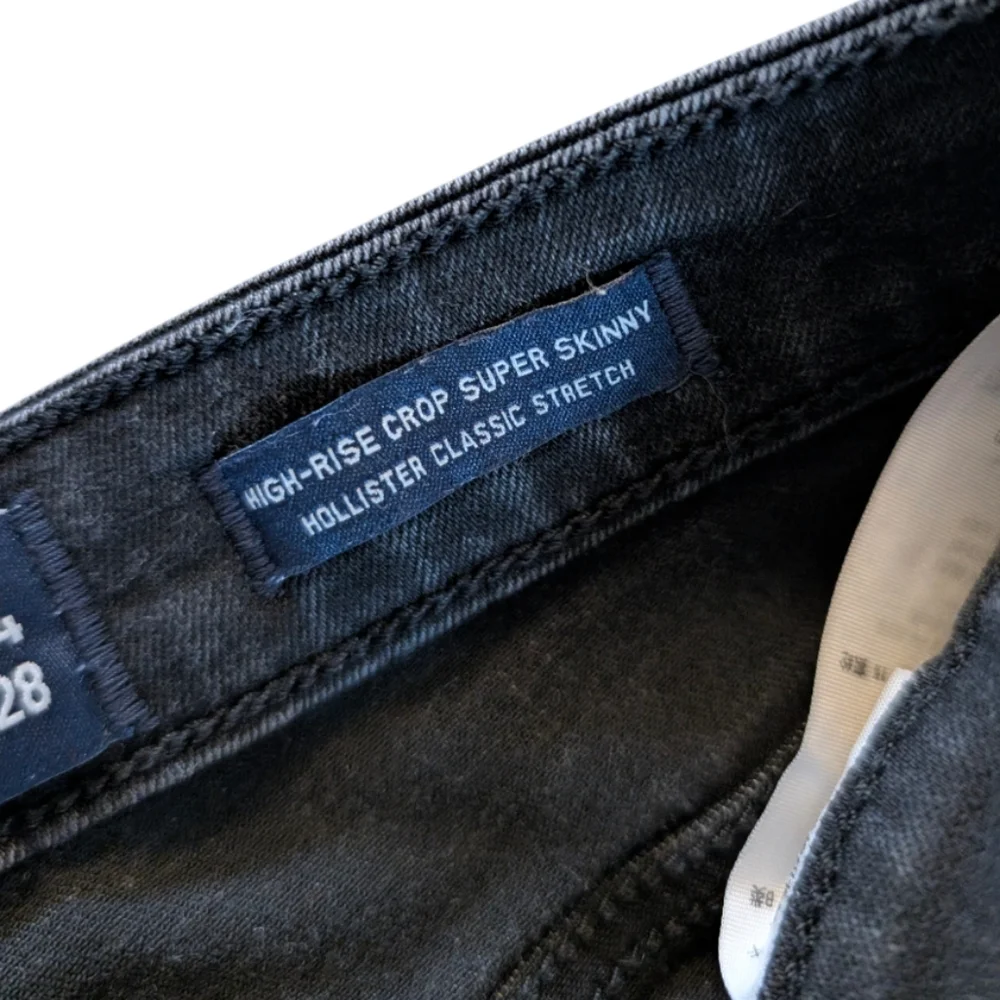 Hollister High Rise Crop Super Skinny Classic Stretch Black Ripped Jeans Size 0 - Picture 6 of 6